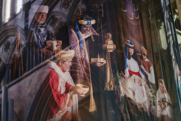 011 1stDec2020 Salisbury Cathedral - Advent decorations etc - Photo by Ash Mills