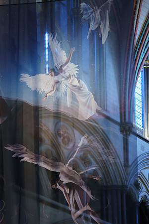 014 1stDec2020 Salisbury Cathedral - Advent decorations etc - Photo by Ash Mills