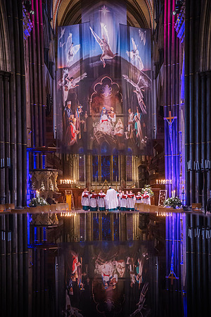 107 Salisbury Cathedral Family Service  - 24thDec2020 - photo by Ash Mills