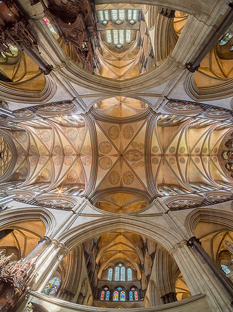 035  2ndMay2018 - Salisbury Cathedral  - photo by Ash Mills