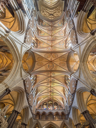 034  2ndMay2018 - Salisbury Cathedral  - photo by Ash Mills