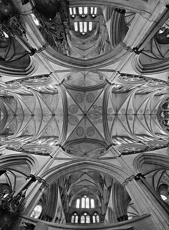 023  1stMay2018 - Salisbury Cathedral  - photo by Ash Mills