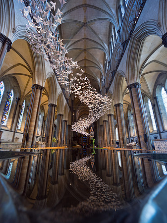 005  10thMay2018 - Les Colombes at Salisbury Cathedral - photo by Ash Mills