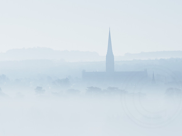 001 Salisbury Cathedral - Morning mist20180313_photo by Ash Mills